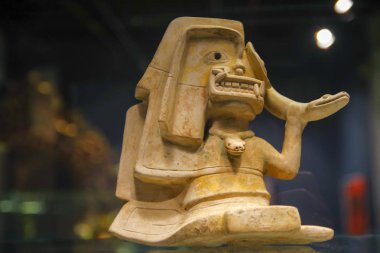 Quito, Ekvator - 17 Ağustos 2018: Kapalı görünüm seramik ancienct el Agora Müzesi Casa de la Cultura Quito içinde yer alan İnkalar tarafından el yapımı