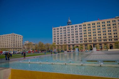 Santiago, Şili - 13 Eylül 2018: Açık görünümü, muhteşem bina, Santa Lucia Hill, Plaza de Armas ve La Moneda Santiago Şili