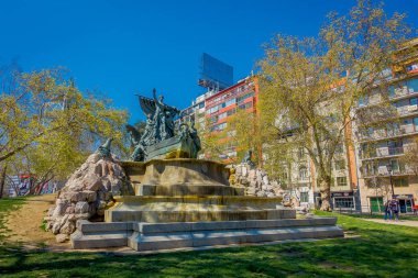 Santiago, Şili - 17 Eylül 2018: Alman Çeşmesi 1912 Parque Forestal, Santiago de inşa açık bakış. Şili