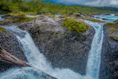 Saltos de Petrohue, Şili güzel şelaleler