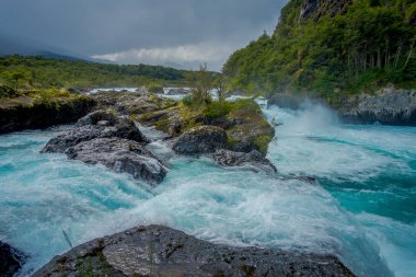 SALTOS de Petrohue. Şili, volkanik eylem tarafından kurulan Güney şelaleler