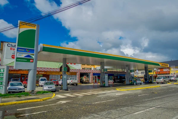 PUERTO VARAS, CHILE, 23 DE SEPTIEMBRE DE 2018: Vista exterior de gasolinera en la ciudad de Puerto Varas en Chile — Foto de Stock