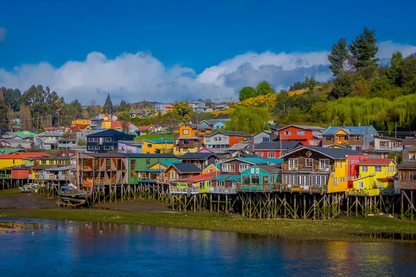 Domy na kůlech palafitos Castro, ostrov Chiloé, Patagonie — Stock fotografie