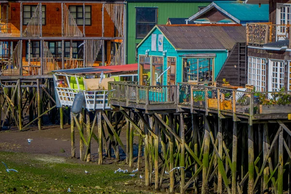 CHILOE, CHILE - SEPTEMBER, 27, 2018: Houses on stilts palafitos in Castro, Chiloe Island, Patagonia — Stock Photo, Image