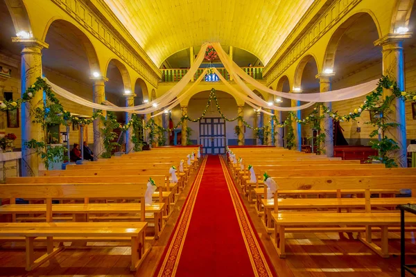 CHILOE, CHILI - 27 SEPTEMBRE 2018 : Vue intérieure de l'église de Nercon, reconnue comme site du patrimoine mondial par l'Unesco — Photo