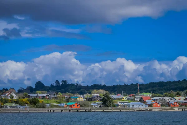 Belle vue extérieure sur les bâtiments de l'horizont de Chacao sur le continent chilien — Photo