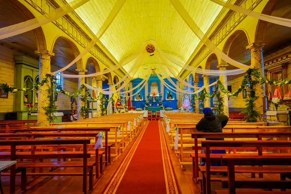 CHILOE, CHILE - 27 de setembro de 2018: Vista interior da igreja histórica de Nercon, templo católico localizado na comuna chilota de Castro, reconhecido como Patrimônio Mundial pela Unesco — Fotografia de Stock