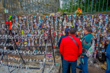 Santiago, Şili - 16 Ekim 2018: bir duvar ile haber veren ölü ve conmemorating için bir kutlama tanımlanamayan p ople