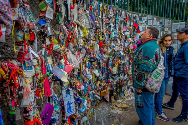 SANTIAGO, CHILE - OCTOBER 16, 2018: Unidentified p ople giving a wall with message to the dead and conmemorating a celebration — Stock Photo, Image