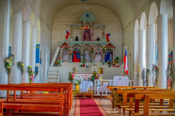 CHILOE, CHILE - SETEMBRO, 27, 2018: Vista interior da igreja Jes s de Nazareno em Aldachildo, na Ilha Lemuy, é uma das Igrejas do Arquipélago de Chilo — Fotografia de Stock