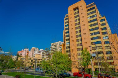 Santiago, Şili - 16 Ekim 2018: Finans bölgesine Nueva Las Condes Rosario Norte sokak, Las Condes, Santiago de Chile olarak bilinen açık görünümü.