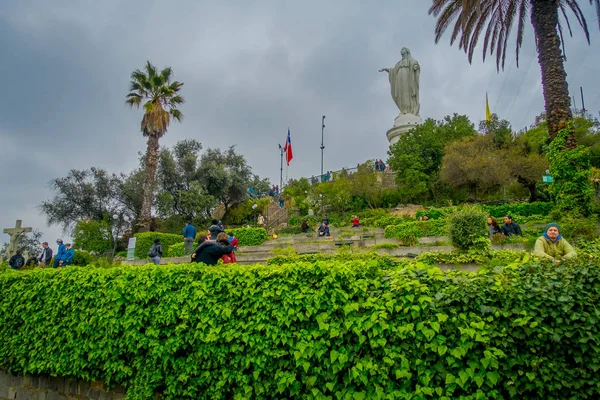 Chile, Santiago, statua Matki Boskiej na szczycie wzgórza San Cristobal. — Zdjęcie stockowe