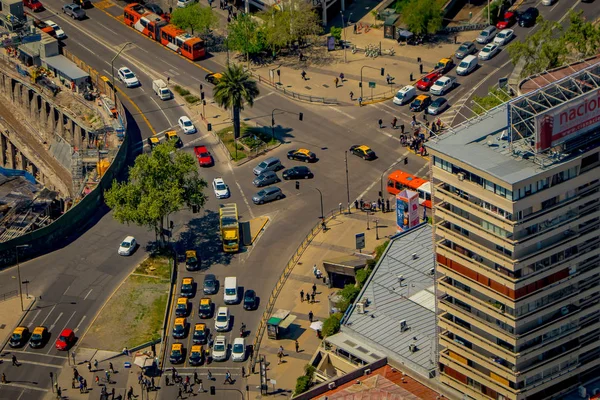 Kaunis näkymä Santiagon kaupungin maisemaan Costanera Centeristä Santiagossa Chilessä — kuvapankkivalokuva