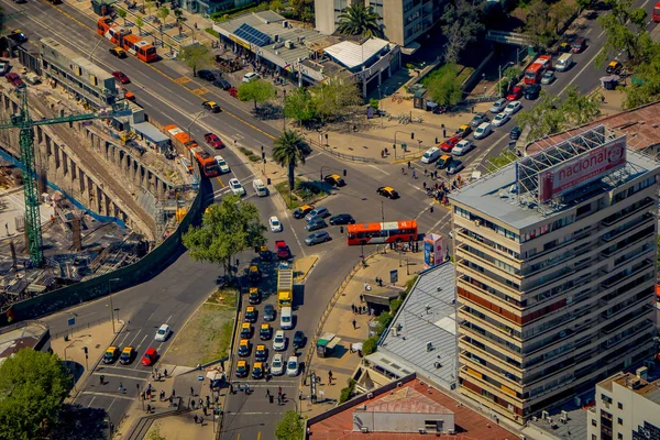 Belle vue sur le paysage de la ville de Santiago depuis le centre de Costanera à Santiago du Chili — Photo