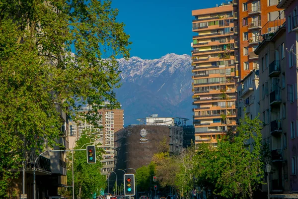 Santiago, Şili - 13 Eylül 2018: Açık görüş-in trafik akışı Santiago sokaklarında. Şili, Güney Amerika — Stok fotoğraf