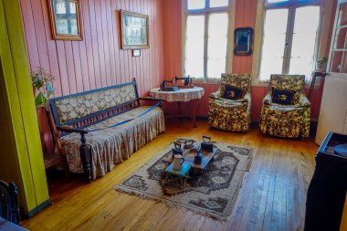 Chiloe, Şili - Eylül, 27, 2018: Mutfak alanında, Chonchi Müzesi içinde yemek pişirmek için kişi tarafından kullanılan, Chonchi aileler tarafından bağışlanan, 1996 yılında açılan soba kapalı görünüm eski