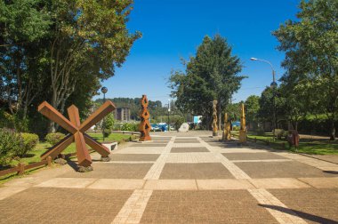 Pucon merkezi Şili'de mavi bir gökyüzü güneşli bir günde