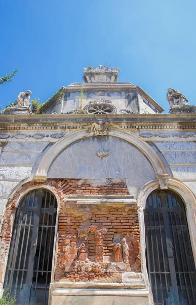 Recoleta cemetery, de meest belangrijke en beroemde begraafplaats in Argentinië. — Stockfoto