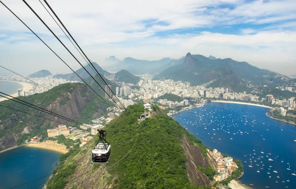 Río de Janeiro, Brasil a la luz del sol del verano — Foto de Stock