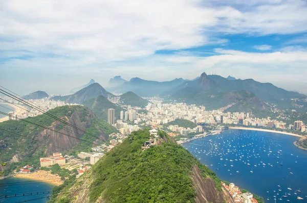 Rio De Janeiro, Brasil sob a luz do sol de verão — Fotografia de Stock