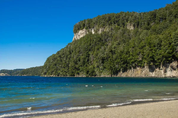 Nahuel-tó Huapi és Villa La Angostura Town, Argentína — Stock Fotó