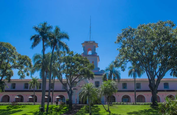 Foz do Iguazu, Brezilya - 24 Şubat 2018: Foz do Iguazu. Brezilya'da turistik bir kasaba ve şelaleler mı. — Stok fotoğraf