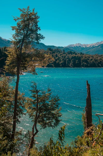 Lake Nahuel Huapi and Villa La Angostura town, Argentina — Stock Photo, Image