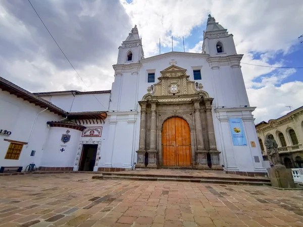 Quito, Ecuador, 29 september 2019: Zicht op het historische centrum van Quito, Ecuador. Verklaard door de Unesco — Stockfoto