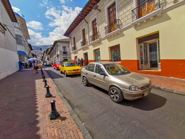 Quito, Ecuador, 2019. szeptember 29.: Kilátás Quito történelmi központjára, Ecuador. Az UNESCO által kihirdetett — Stock Fotó
