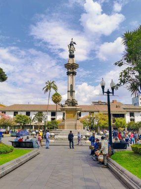 Quito, Ekvador, 29 Eylül 2019: Plaza Grande veya Plaza de la Independencia, Quito, Ekvador 'un tarihi merkezinin ana meydanıdır..