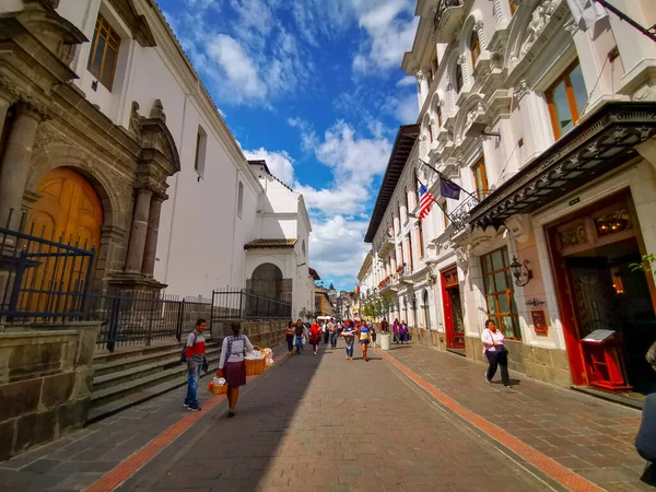 Quito, Ecuador, 29 de septiembre de 2019: Vista del centro histórico de Quito, Ecuador. Proclamado por la Unesco — Foto de Stock