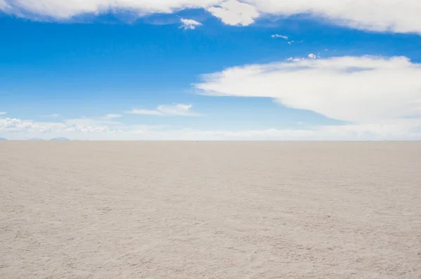 Salar de Uyuni, dünyanın en büyük tuz düzlüğü, Altiplano, Bolivya, Güney Amerika. — Stok fotoğraf
