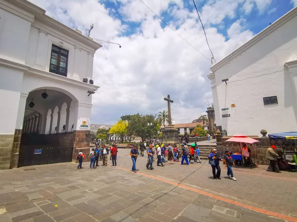 Quito, Ekvádor, 29. září 2019: Pohled na historické centrum Quita, Ekvádor. Vyhlášeno UNESCO — Stock fotografie