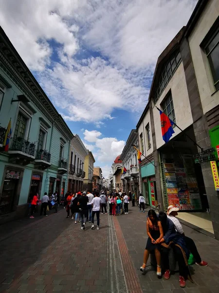 Quito, Ecuador, 29 de septiembre de 2019: Vista del centro histórico de Quito, Ecuador. Proclamado por la Unesco — Foto de Stock