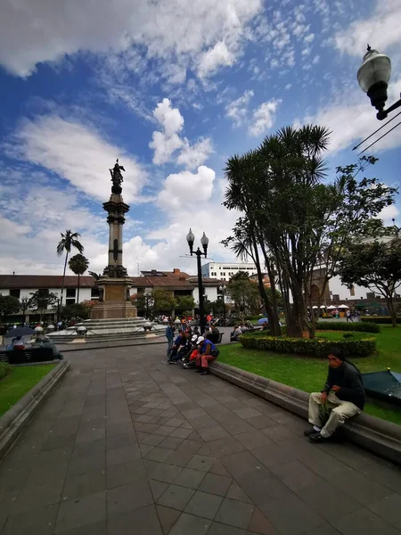 Quito, Ecuador, 29 de septiembre de 2019: Vista del centro histórico de Quito, Ecuador. Proclamado por la Unesco — Foto de Stock