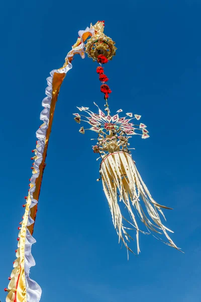Galungan kutlama için Penjor kutup, Bali Adası, Endonezya.