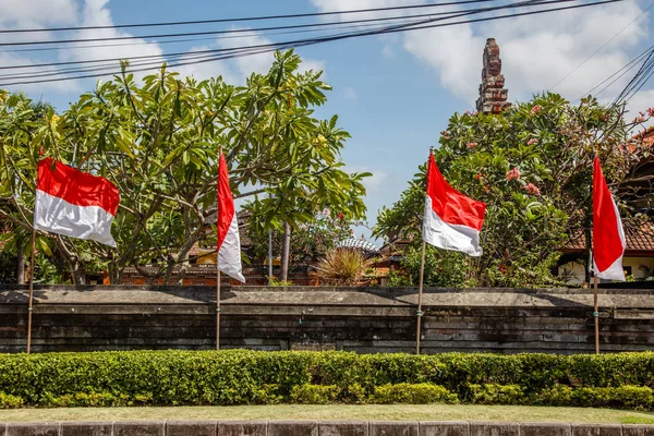 Bandeiras Nas Ruas Bali Antes Celebração Dia Independência Indonésia Bali — Fotografia de Stock