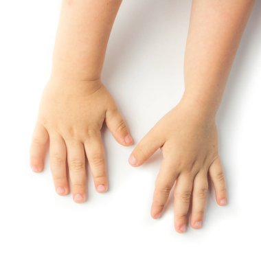 Beyaz bir arka plan üzerinde izole çocuk eller .