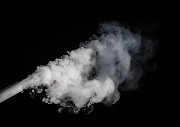Καπνός Από Έναν Σωλήνα Μαύρο Φόντο — Φωτογραφία Αρχείου