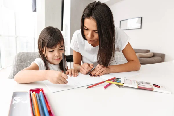 Image Lovely Mother Little Daughter Enjoying Day Together Home Drawing — Stock Photo, Image