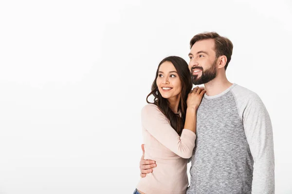 Imagen Feliz Joven Pareja Amorosa Aislada Sobre Fondo Blanco Pared — Foto de Stock