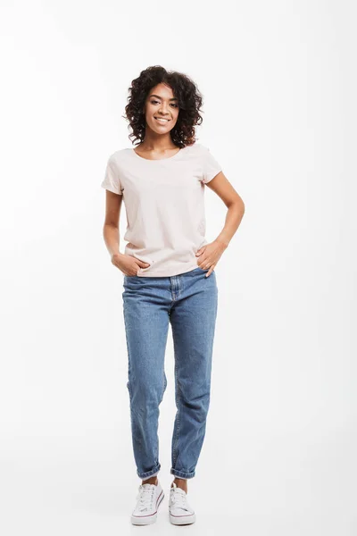 Full Längd Foto Livlig Amerikansk Kvinna Klädd Jeans Och Shirt — Stockfoto