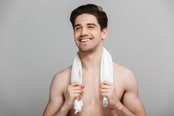 Schönheitsporträt Eines Halbnackten Lächelnden Jungen Mannes Mit Handtuch Auf Den — Stockfoto