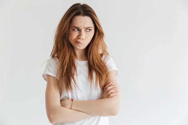 Femme Mécontente Shirt Avec Les Bras Croisés Regardant Loin Sur — Photo