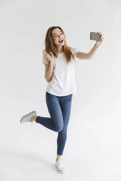 Teljes Hossza Kép Boldog Alkalmi Ruhák Pózol Így Selfie Smartphone — Stock Fotó
