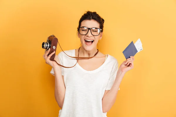 Image Excited Young Pretty Woman Tourist Standing Isolated Yellow Background — Stock Photo, Image