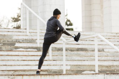 Kız eğitim ve stadyum dışında Protez bacak Germe spor giyim çalışan devre dışı görüntü