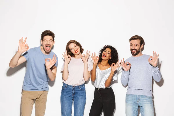 Grupo Personas Multirraciales Felices Mostrando Gesto Aislado Sobre Fondo Blanco —  Fotos de Stock