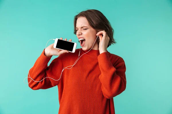 Retrato Una Joven Feliz Vestida Con Suéter Escuchando Música Auriculares —  Fotos de Stock