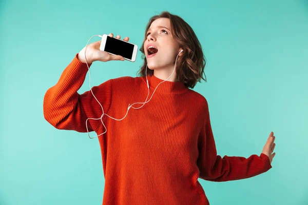 Retrato Una Joven Alegre Vestida Con Suéter Escuchando Música Auriculares —  Fotos de Stock